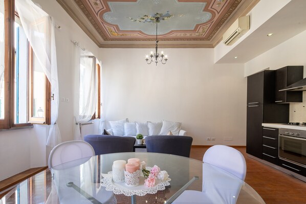 Comfort-Apartment | Wohnzimmer | Flachbildfernseher