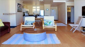 Surfers Sea Loft | Living area - Surfers Sea Loft (Cape Town)
