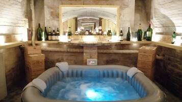 Indoor spa tub
