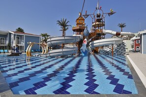 Outdoor pool - Crystal Club World Of Colours (Serik)
