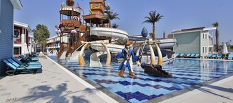 Crystal Club World Of Colours