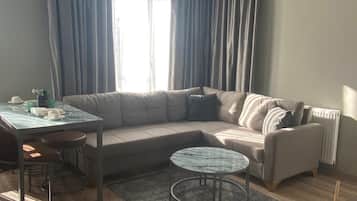 1 bedroom, laptop workspace, free cribs/infant beds, free WiFi