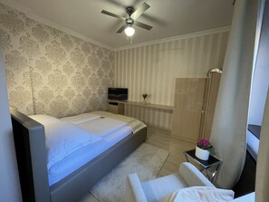 1 bedroom, iron/ironing board, free WiFi, bed sheets - Couple Friendly Studio for Two  (Mórahalom)