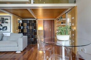 Departamento, 1 habitación | Área de sala de estar | Televisión LCD 