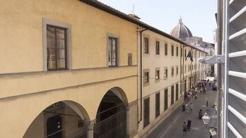 Appartement, 2 slaapkamers | Uitzicht vanuit de kamer
