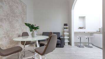 Apartment, 2 Bedrooms | In-room dining