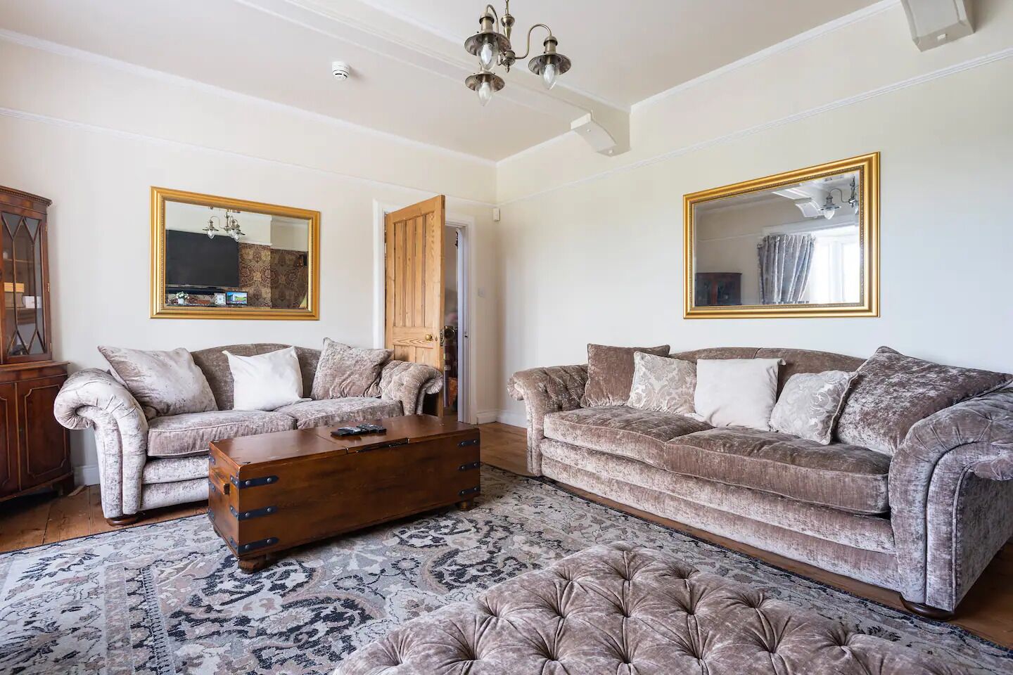 TV, fireplace, DVD player, books