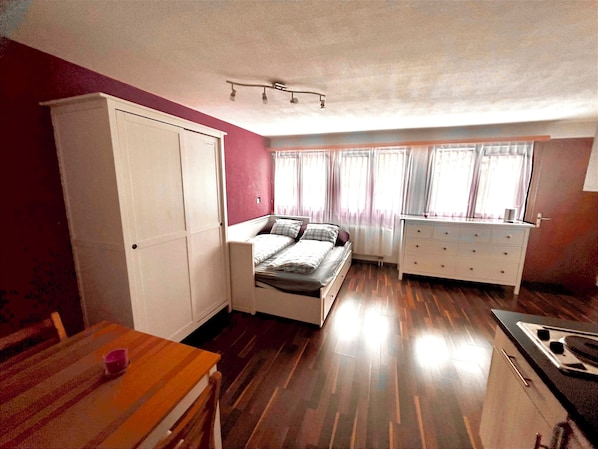 1 chambre, accès au Wi-Fi (inclus), literie fournie