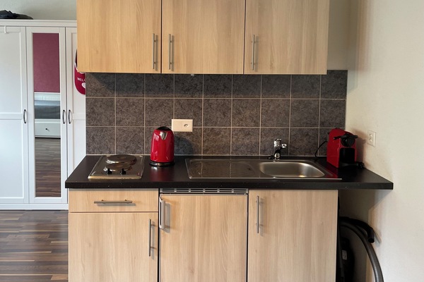 Réfrigérateur, plaque de cuisson, cafetiÚre/bouilloire