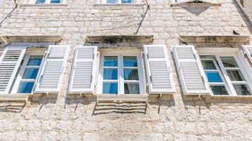 DĂ©tail de lâextĂ©rieur