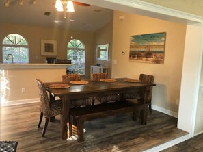 Dining - Secluded Lakefront House short drive to Beaches, Busch Gardens, Stadium, Disney (Tampa)