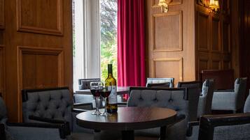 32-inch flat-screen TV with digital channels, TV