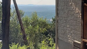 Interior - Quiet, secluded, private suite in NW Austin Hill Country. Lakes & Trails nearby. (Austin)