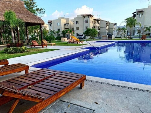 Cozy Private Apartment, Pool, GYM, 10 MIN 5ft Av
