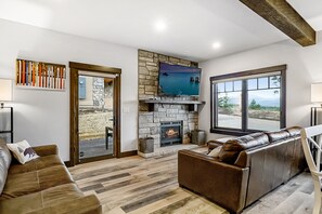 Smart TV, fireplace, video games