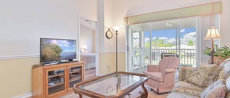 TV connectée, lecteur de DVD, livres