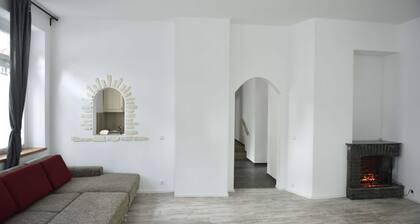 Luxuriöse großzügige Wohnung ca 130 qm mit Gartenterrasse