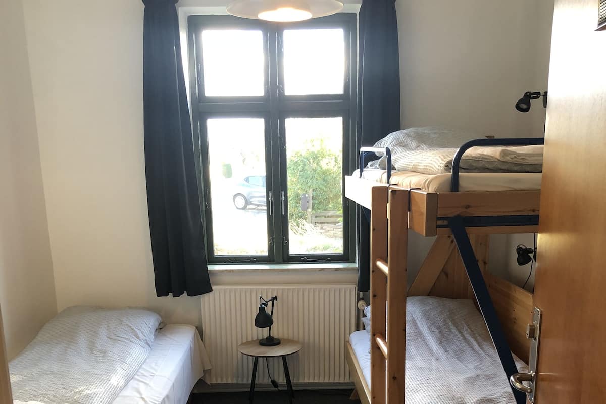 Basic Triple Room, Shared Bathroom | Free WiFi, bed sheets
