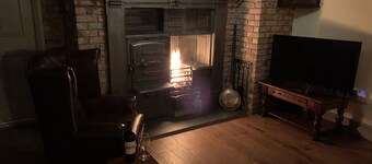 Morgan Cottage at 'This Is Not Here' With Hot Tub 