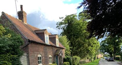 Morgan Cottage at 'This Is Not Here' With Hot Tub