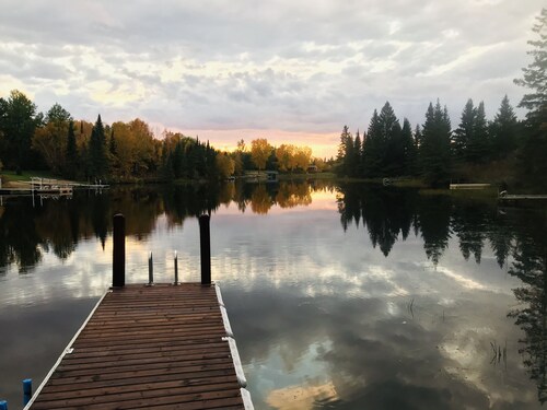 Still Cove Cabin, Lakefront Serenity