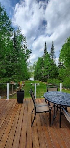 Still Cove Cabin, Lakefront Serenity