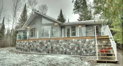 Still Cove Cabin, Lakefront Serenity
