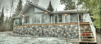 Still Cove Cabin, Lakefront Serenity