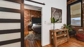 1 bedroom, iron/ironing board, travel cot, free WiFi