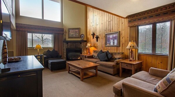 Flat-screen TV, fireplace