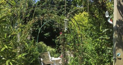 Cozy Nook Cottage - Sleeps 4, Garden & Parking