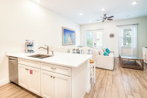 Interior - Happy Ours Cottage near Disney with Private Hot Tub and Margaritaville Resort &. (Kissimmee)