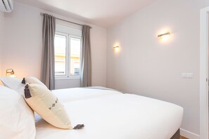 1 habitación, tabla de planchar con plancha, wifi y ropa de cama