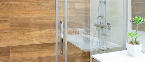 Shower, towels