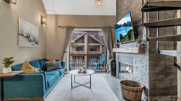 Télévision, cheminée