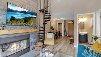 TV, fireplace