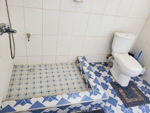 Towels, toilet paper