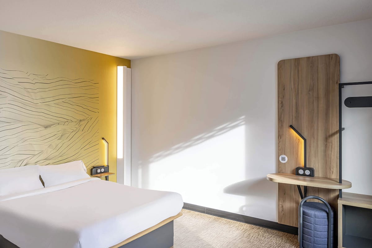 Doppelzimmer, barrierefrei | Schreibtisch, kostenloses WLAN, Bettwäsche