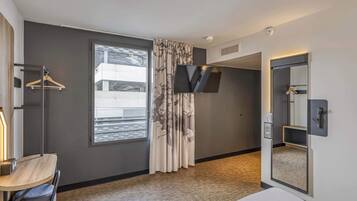Doppelzimmer, barrierefrei | Schreibtisch, kostenloses WLAN, Bettwäsche