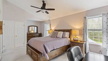 3 bedrooms, desk, iron/ironing board, free WiFi