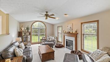 Televisie en een open haard