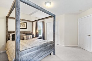 3 Schlafzimmer, Schreibtisch, Bügeleisen/Bügelbrett, kostenloses WLAN