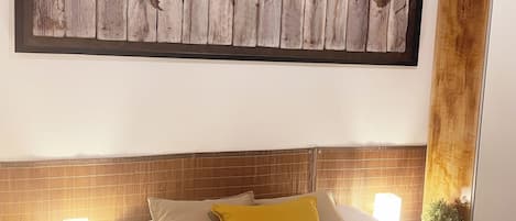 1 habitación, tabla de planchar con plancha, wifi gratis y ropa de cama