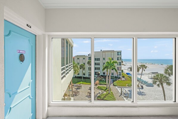 Interior - Island House Beach Resort 8N (Siesta Key)