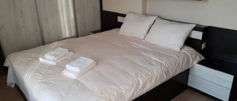 2 habitaciones, tabla de planchar con plancha y wifi gratis