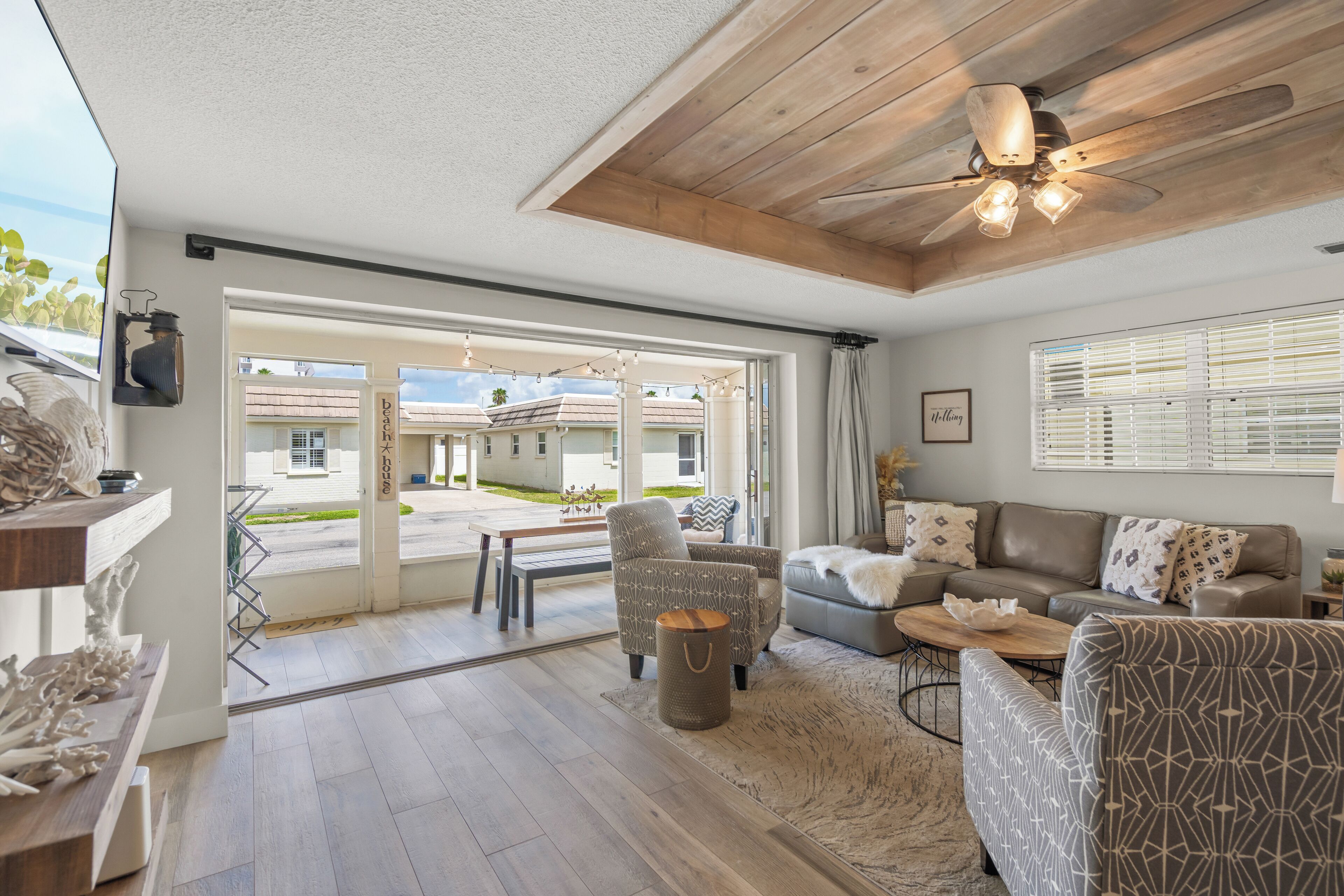 Smart TV, foosball, table tennis