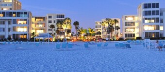 Island House Beach Resort V16