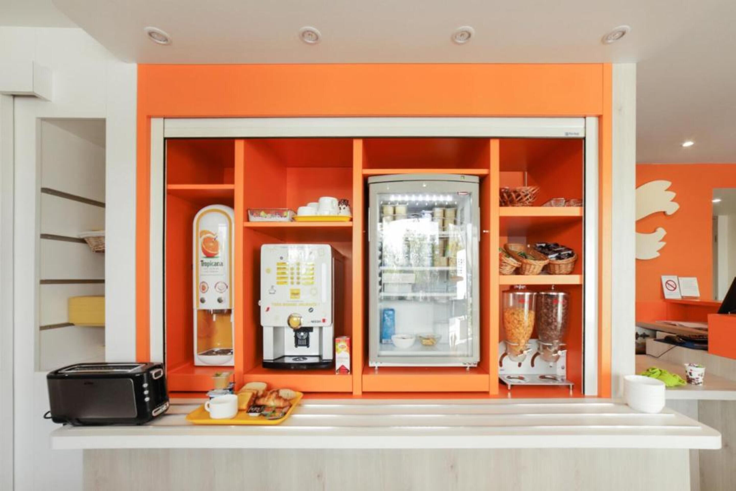 Daily buffet breakfast (EUR 6.9 per person)