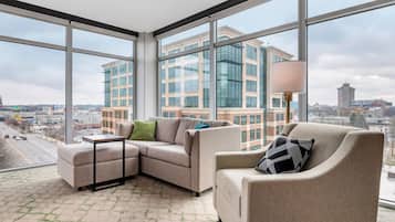 1 quarto, escrivaninha, espaço de trabalho para notebook