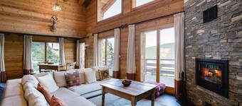Authentic Swiss Spa Chalet Nesoya | Jacuzzi & Sauna